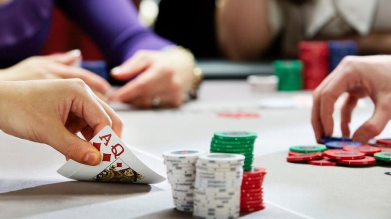 Thu nhập ổn định từ API trò chơi Poker